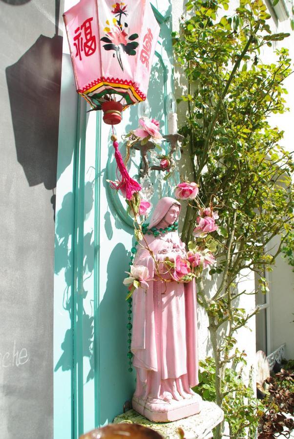 Bed and Breakfast Un Parfum De Violette Fourneville Exterior foto
