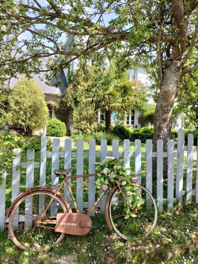 Bed and Breakfast Un Parfum De Violette Fourneville Exterior foto