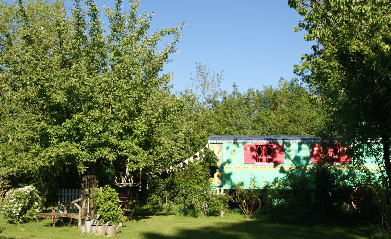 Bed and Breakfast Un Parfum De Violette Fourneville Exterior foto