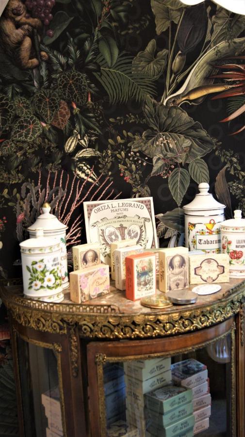 Bed and Breakfast Un Parfum De Violette Fourneville Exterior foto